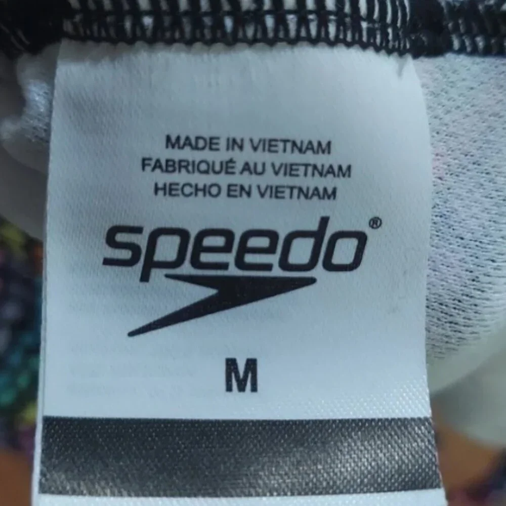 Speedo girl's swimsuit. Size M. 6-8 years old. beach. swimming